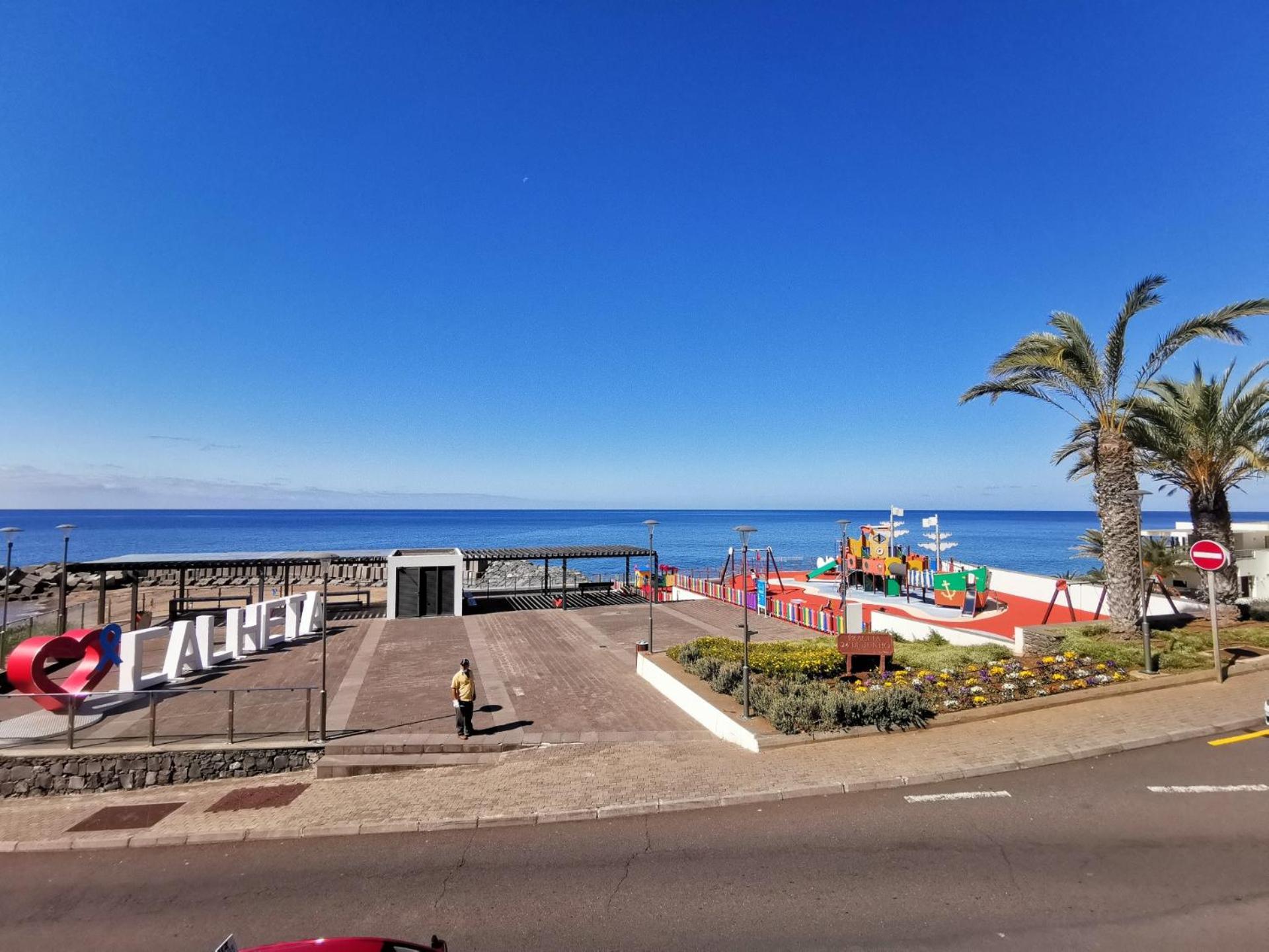 Chale Esmeralda - Charming Studios In Calheta Beach Luaran gambar