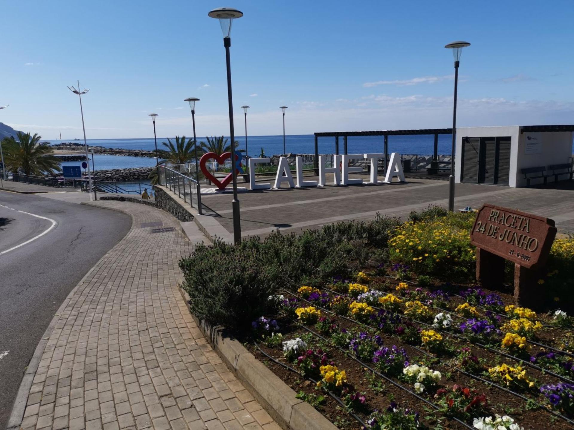 Chale Esmeralda - Charming Studios In Calheta Beach Luaran gambar