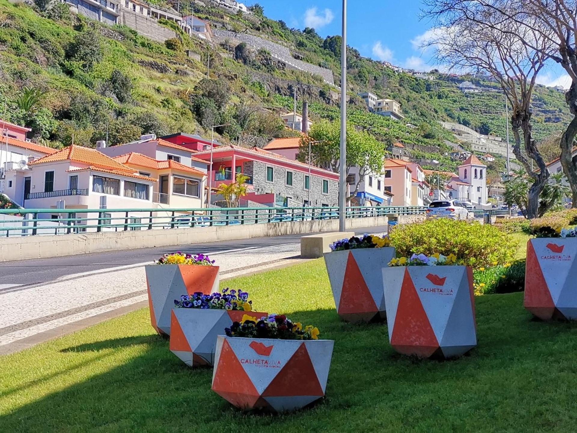 Chale Esmeralda - Charming Studios In Calheta Beach Luaran gambar