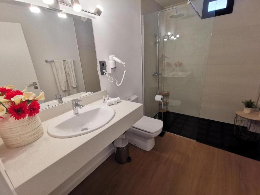 Chale Esmeralda - Charming Studios In Calheta Beach Luaran gambar